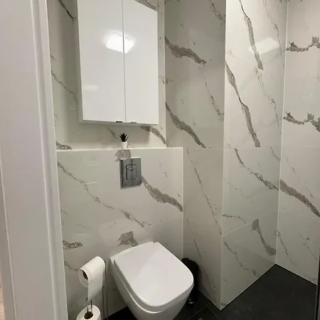 The Bridge Company Loft 4 - 91m2 아파트 제수프